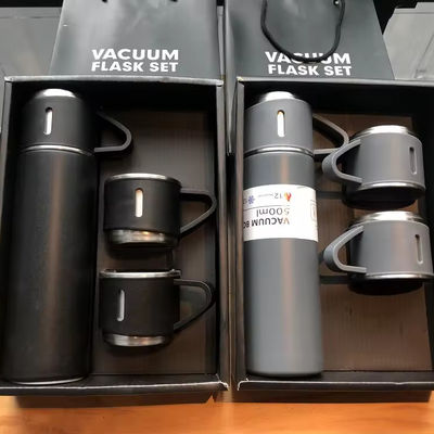 500 ml διπλό τοίχωμα από ανοξείδωτο χάλυβα φορητό μπουκάλι δώρο πολυτελείας με δύο φλιτζάνια καφέ