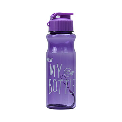 Προσαρμοσμένα 500ml PET BPA δωρεάν προσωπικό ποτήρι Sport πλαστικό μπουκάλια πόσιμου νερού με λουρί πολλαπλών χρωμάτων