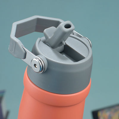 550 ml/650 ml μπουκάλι νερού εξωτερικών αθλητικών αθλημάτων με καθαρό ποτό και μονωτικό σχεδιασμό
