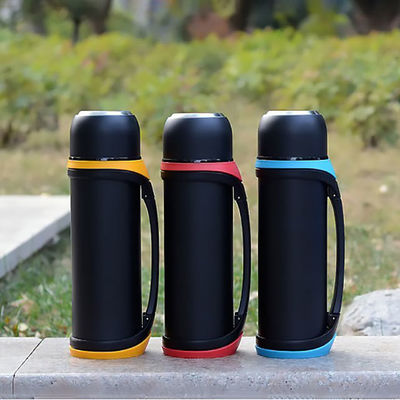 Σπορ Σχεδιασμός Μεγάλη χωρητικότητα 2QT 64oz Ατμομόνωση μπουκάλι με φλιτζάνι για ζεστά ποτά