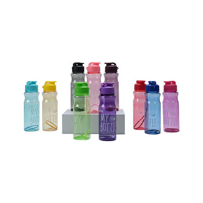 Προσαρμοσμένα 500ml PET BPA δωρεάν προσωπικό ποτήρι Sport πλαστικό μπουκάλια πόσιμου νερού με λουρί πολλαπλών χρωμάτων