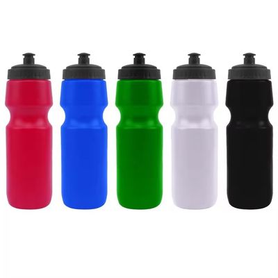 Προσαρμοσμένο λογότυπο Αποδεκτό 700ml PE πλαστικό αθλητικό μπουκάλι νερού με κάλυψη σκόνης