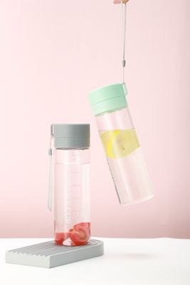 200g πλαστικό υλικό χωρίς BPA 600ml 800ml μπουκάλι νερού για εξωτερικούς σπορ με χρονόμετρο