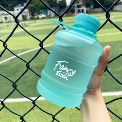 Μίνι μπουκάλι πλαστικού νερού 650 ml για φιλικά προς το περιβάλλον αθλητικά μπουκάλια βραστό νερό