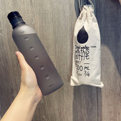 500ml γυμναστήριο πλαστικό μπουκάλι νερού με χρονική κλίμακα για σύγχρονη φυσική κατάσταση και επαναχρησιμοποιήσιμο σχεδιασμό