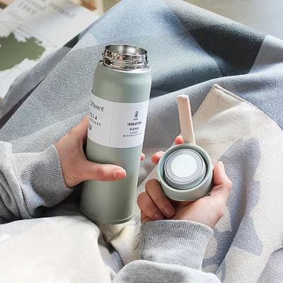 Διπλό τοίχωμα απομονωμένο 450ml φιάλη νερού από ανοξείδωτο χάλυβα κρατά το ποτό ζεστό κρύο για ώρες