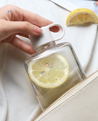ΠΟΡΤΑΡΤΑΜΕΝΟ 360 ml 500 ml Διαφανές μπουκάλι νερού με σχοινί και δείγμα