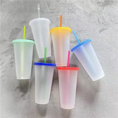 16oz/24oz BPA δωρεάν πλαστικό φλιτζάνι καφέ μπουκάλι κρύου νερού με καπάκι και άχυρο ιδανικό για καθημερινή χρήση