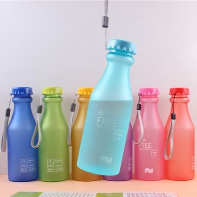 Προσαρμοσμένο χρώμα 550ml χωρητικότητα χωρίς BPA σφραγισμένα φορητά μπουκάλια νερού για φοιτητές