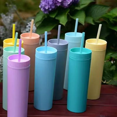 Πολυχρωματικό 16 oz πλαστικό μπουκάλι νερού με άχυρο και καπάκι