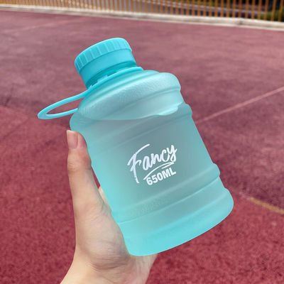 680 ml Μεγάλης χωρητικότητας πλαστικό φορητό ποτήρι για φοιτητές