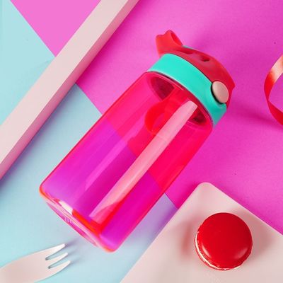 Υπηρεσία OEM αποδεκτή 500ml φορητό αθλητικό αδιάβροχο πλαστικό φλιτζάνι με άχυρο για παιδιά