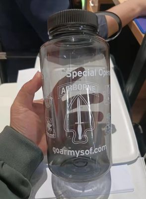 Unisex 1000 ml Μεγάλη χωρητικότητα ποτήρι νερού κλίμακα Ανερό αδιάβροχο ποτήρι με PS πλαστικό υλικό