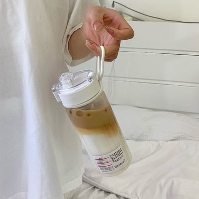 Ανθεκτικό στη θερμότητα PC πλαστικό μπουκάλι Flip Top Στυλάτο μπουκάλι νερού με αφαιρούμενο στεγνωτήρα