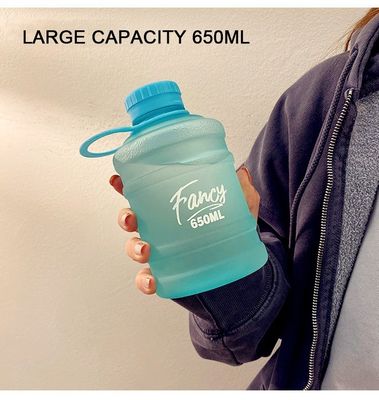 650 ml μίνι μπουκάλι πλαστικού νερού σε σχήμα κουβαλιού