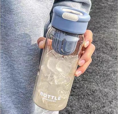 Φοιτητική καλοκαιρινή μόδα 650ml πλαστικό μπουκάλι νερού με στεγνωτήρα και φορητό σχέδιο