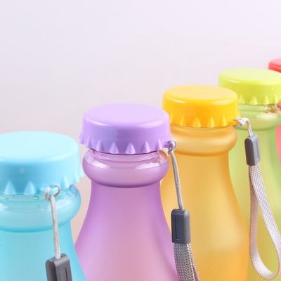 Σφραγισμένα μπουκάλια 550ml επαναχρησιμοποιήσιμα γυμναστήριο Bpa ελεύθερο αθλητικό πλαστικό μπουκάλια νερού με σχοινί
