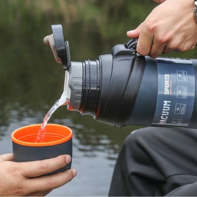 Προσαρμοσμένο 2600ml/3200ml Μεγάλη χωρητικότητα Ατσάλινο θερμό μπουκάλι για εξωτερικά σπορ και ταξίδια