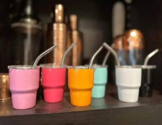 Πάρτι έτοιμο 2 ουγκιές από ανοξείδωτο χάλυβα διπλό τοίχωμα απομονωμένο υπολιμμένο γυάλινο κύπελλο με άχυρο και καπάκι