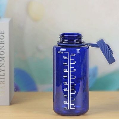 1000 ml Bpa ελεύθερο πλαστικό διαφανές μπουκάλι υγρού νερού με κλίμακα για εξωτερικούς αθλητές