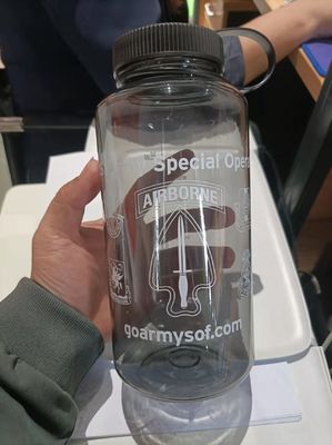 1000 ml Bpa ελεύθερο πλαστικό διαφανές μπουκάλι υγρού νερού με κλίμακα για εξωτερικούς αθλητές