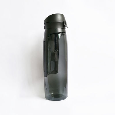 Μινιμαλιστικό στυλ σχεδιασμού 750 ml πλαστικό μπουκάλι νερού για τον αθλητισμό για ενυδάτωση σε κάθε κίνηση