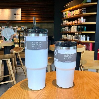 Προσαρμοσμένο σχεδιασμό 20OZ 30OZ Ατσάλινο μπουκάλι νερού Πολυχρωματιστή απομόνωση κενού από άχυρο