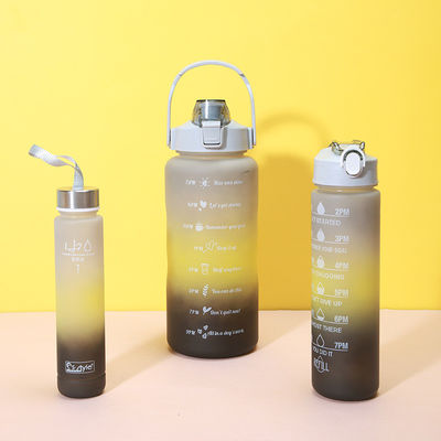 2000ml 900ml 300ml 3 σε 1 Custom πλαστικό μπουκάλι από άχυρο με χρονόμετρο για γυμναστήριο και αθλητισμό