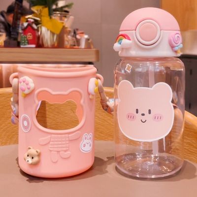 Φορητό 620ml 3D αυτοκόλλητο πλαστικό μπουκάλι νερού Γλυκό μπουκάλι αρκούδα για παιδιά και φοιτητές