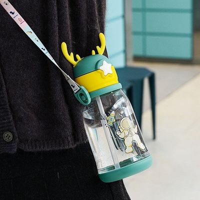Ωραίο σχέδιο 600ml καρτούν παιδικά φλιτζάνια πλαστικό μπουκάλι πόσιμου νερού με άχυρο
