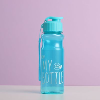 500 ml πλαστικά μπουκάλια νερού σε χύδη φορητά καθαρά ποτήρια για αποθηκευμένα αντικείμενα
