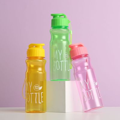 500 ml πλαστικά μπουκάλια νερού σε χύδη φορητά καθαρά ποτήρια για αποθηκευμένα αντικείμενα