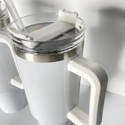 Προσαρμοσμένο λογότυπο 40oz λευκή υπολίμανση από ανοξείδωτο χάλυβα κενό μπουκάλι με άχυρο πάγο tumbler