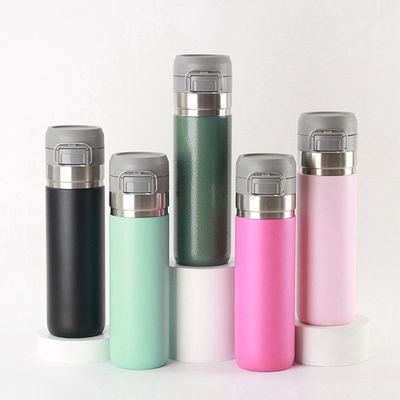 Καφέ, τσάι, νερό. 700 ml διπλό τοίχωμα ατσάλινο κενό μπουκάλι με προσαρμοσμένο λογότυπο.